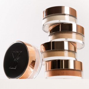 YOUNGBLOOD Biri mineralinė fiksuojamoji pudra su ryžių krakmolu „Loose Rice Powder”